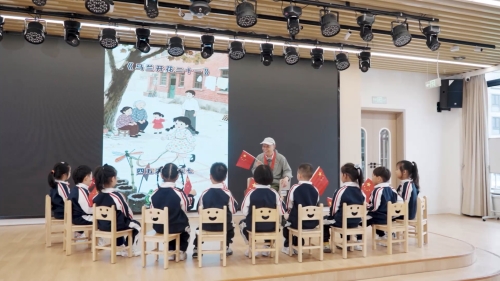 马兰花开映童心 红色精神永相传