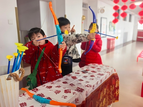 骏马迎新 喜乐游园